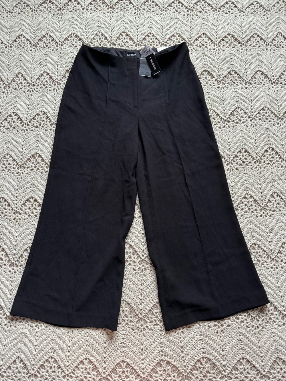 NWT Express Black Wide-Leg High-Rise Cropped Pleated Buisness Pants Flowy 8